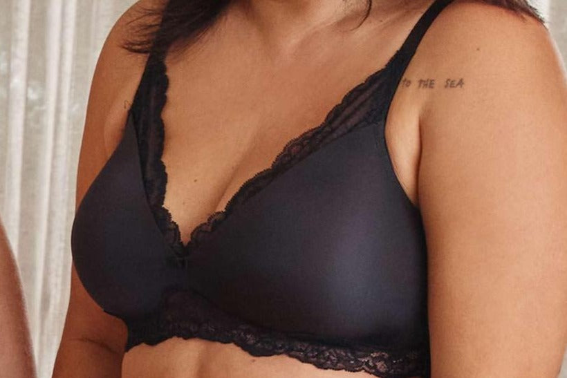 Triumph Amourette Charm, an incredibly fashionable plus size wireless bra. Color Black. Style 10201694.