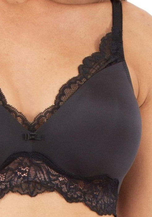 Triumph Amourette Charm, an incredibly fashionable plus size wireless bra. Color Black. Style 10201694.