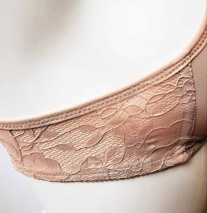 Triumph Endearing Lace  90007 Wireless – Your Bra Store