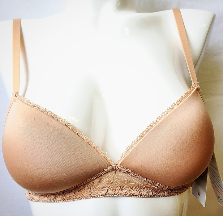 Triumph Endearing Lace, a petite wireless bra with a plunge front. Color Beige. Style 90007.