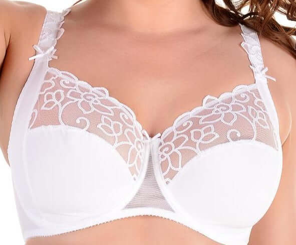 Empreinte Elsa, a premium bra for the full bust plus size woman with full cups. You get superior support and full coverage. Color White. Style 07153.