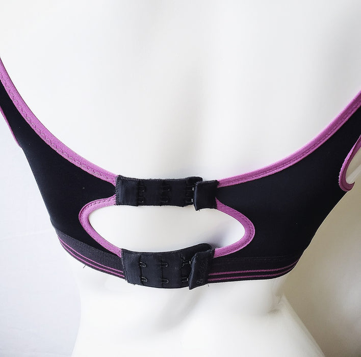 Shock Absorber Ultimate Gym wireless sports bra. Color Black Purple. Style S002Z.